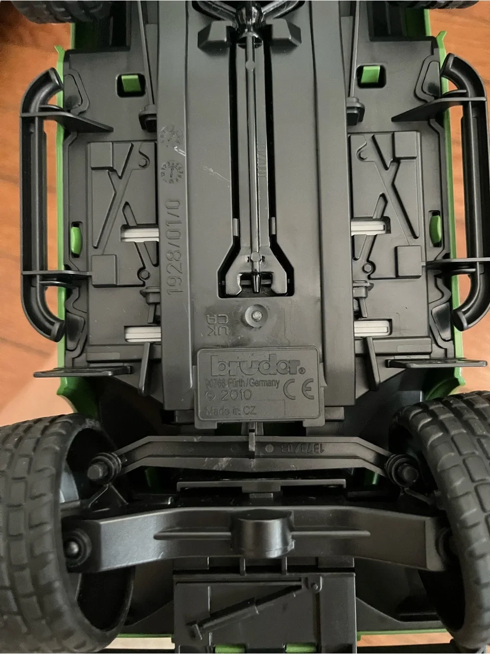 Bruder 02592 Land Rover Defender with Horse Trailer and Horse